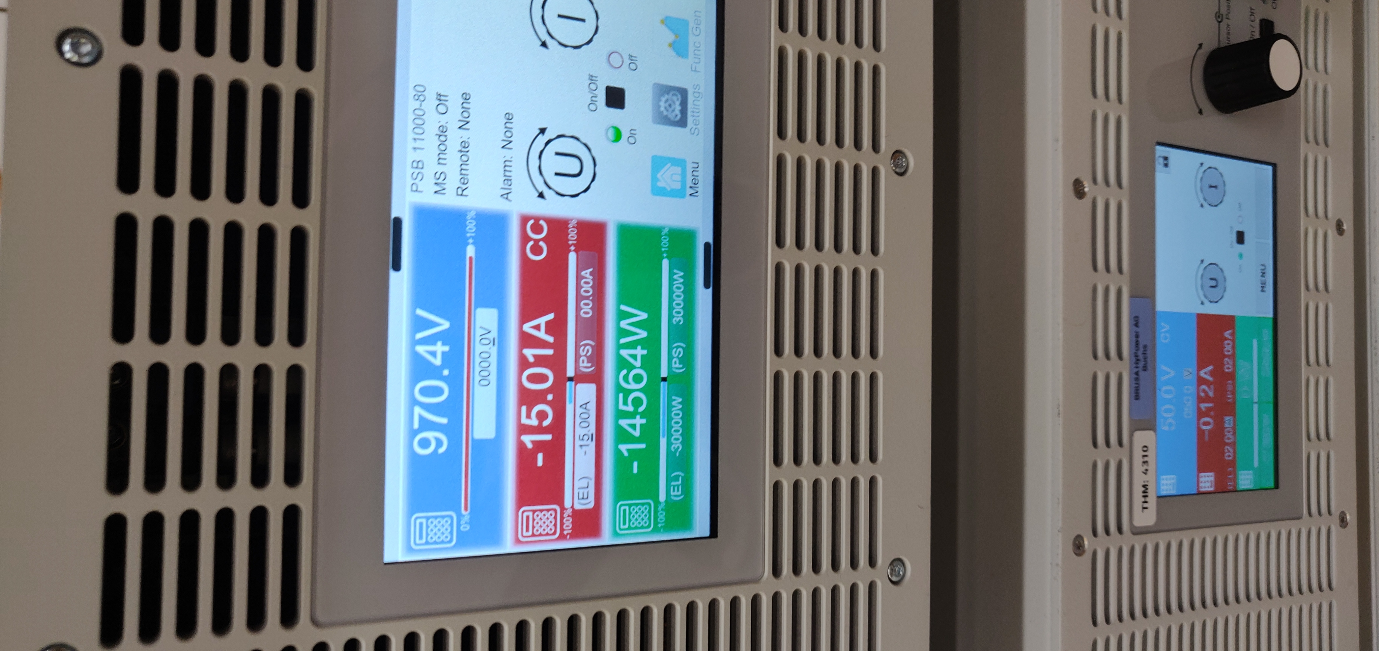 The power supply screen at maximum voltage and full load